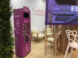 Totem Carregador Multimídia Locker