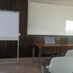 Flip Chart de Alumínio com Rodízios