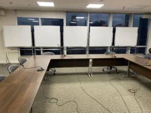 Locação de Quadro Branco Magnético com Rodízios