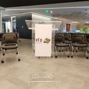 aluguel-de-pulpito-de-acrilico-para-feira-1