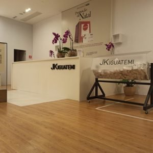 Urna Giratória  de 1,30 mt com Base de Piso